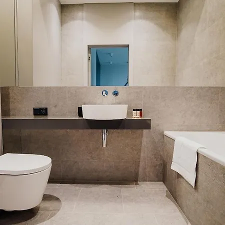 Zatoka Komfortu Metropolitan Przy Plazy Lejlighedshotel *